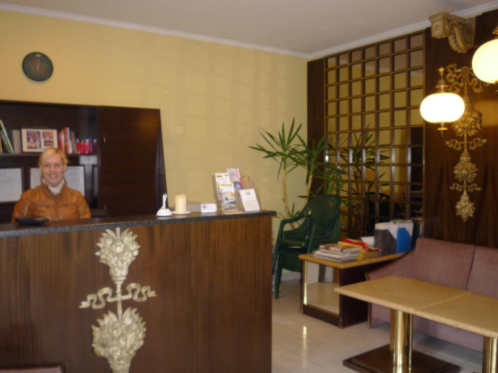 Kaloz Fregatt Panzio & Etterem Hotel Tata Exterior photo